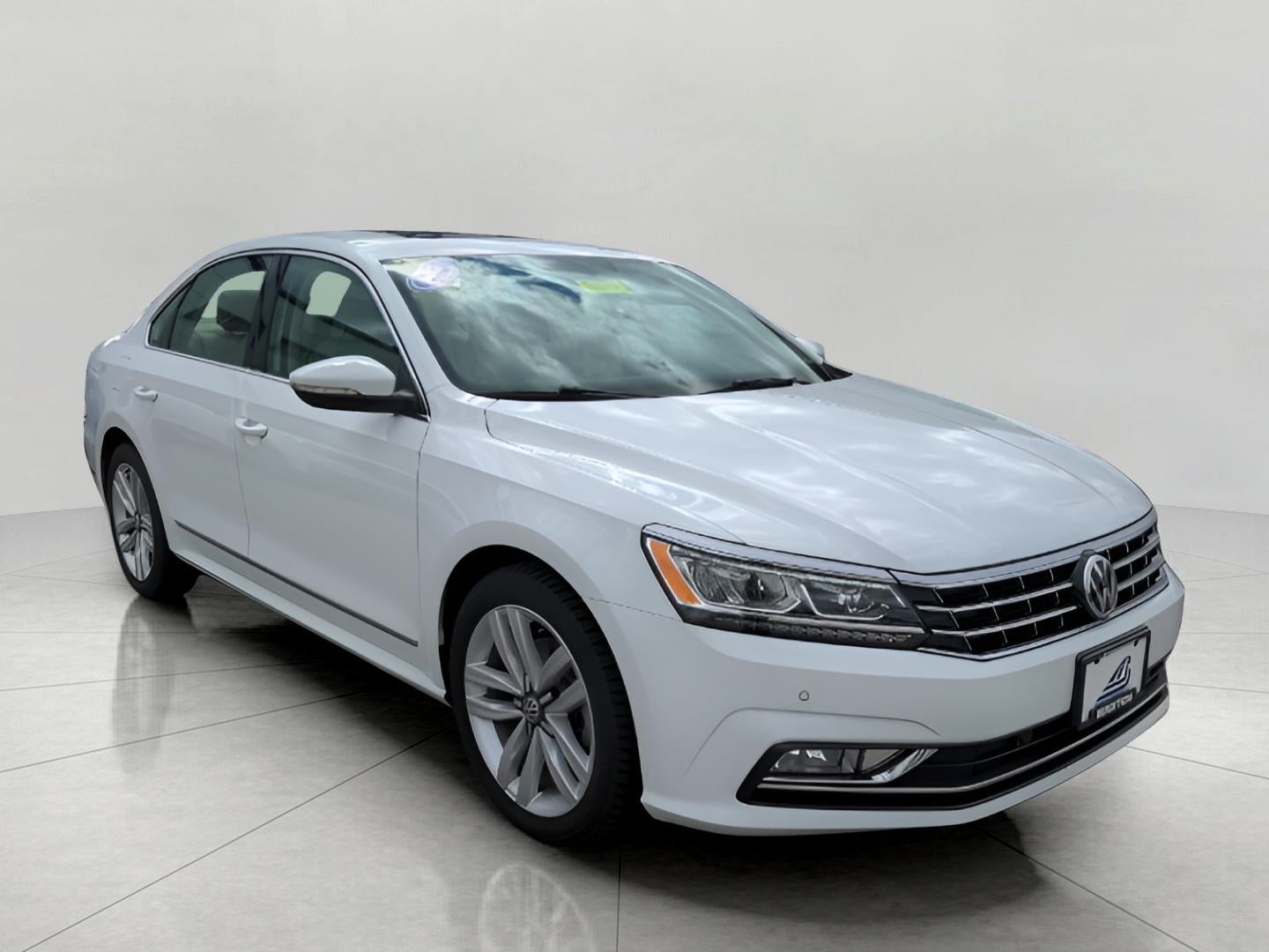 2017 Volkswagen Passat 1.8T SE w/Technology