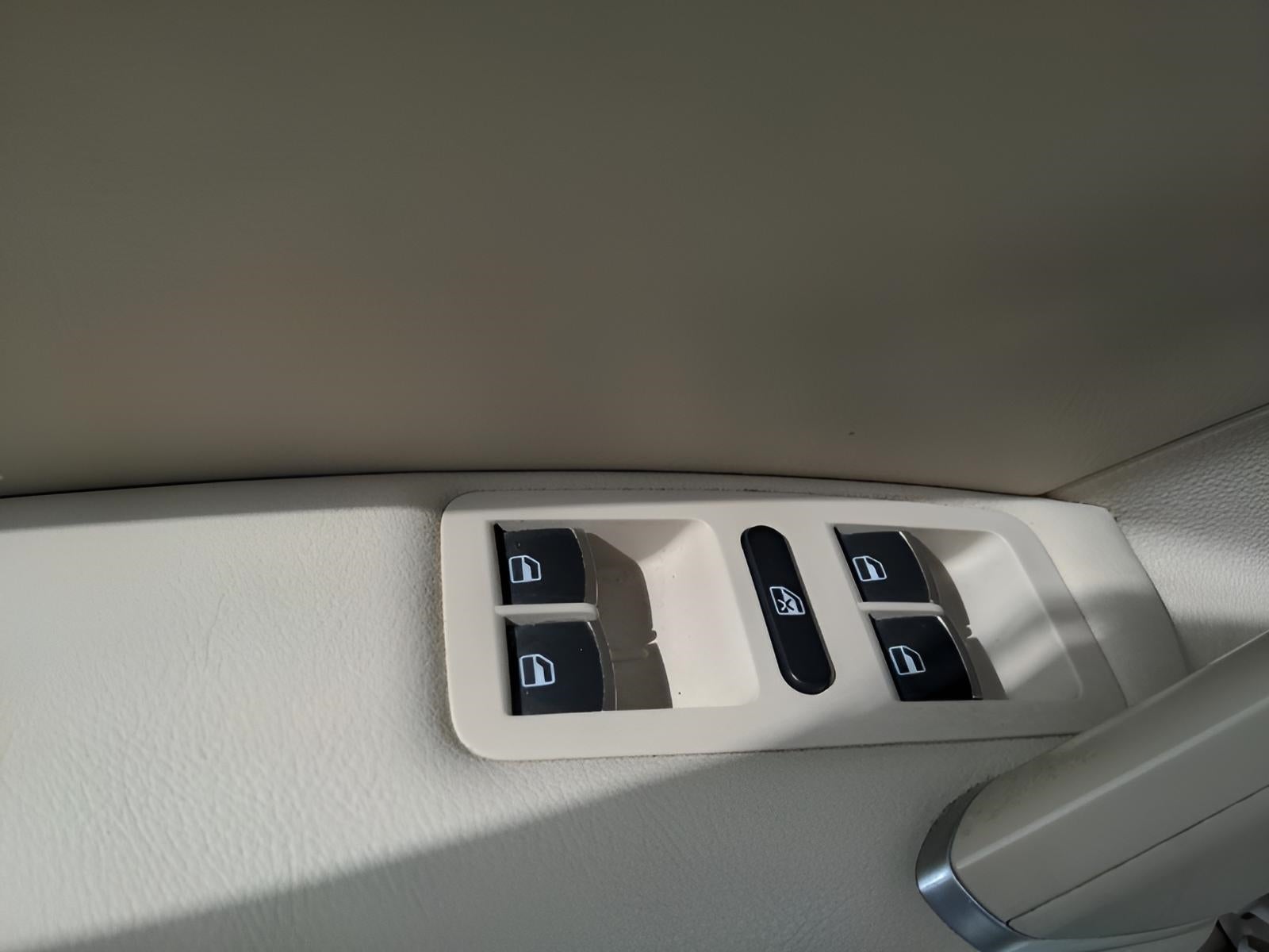 2017 Volkswagen Passat 1.8T SE w/Technology