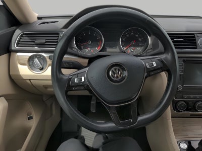 2017 Volkswagen Passat 1.8T SE w/Technology