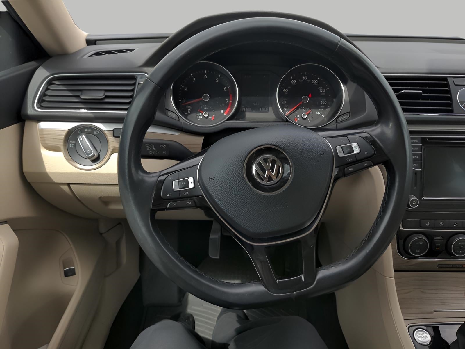 2017 Volkswagen Passat 1.8T SE w/Technology