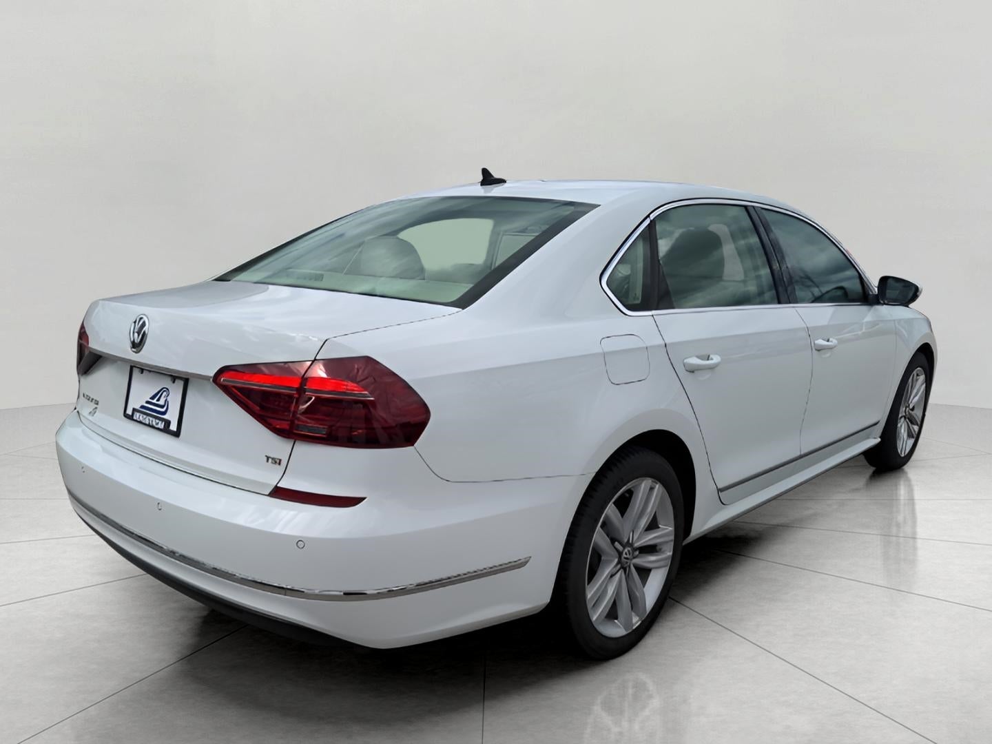 2017 Volkswagen Passat 1.8T SE w/Technology