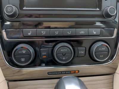 2017 Volkswagen Passat 1.8T SE w/Technology