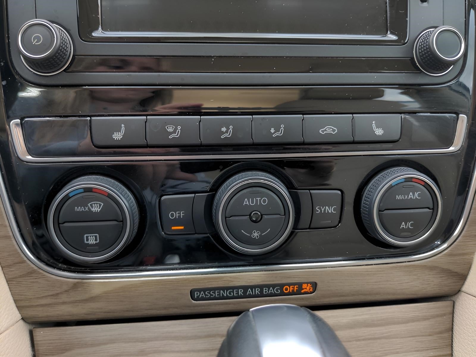 2017 Volkswagen Passat 1.8T SE w/Technology