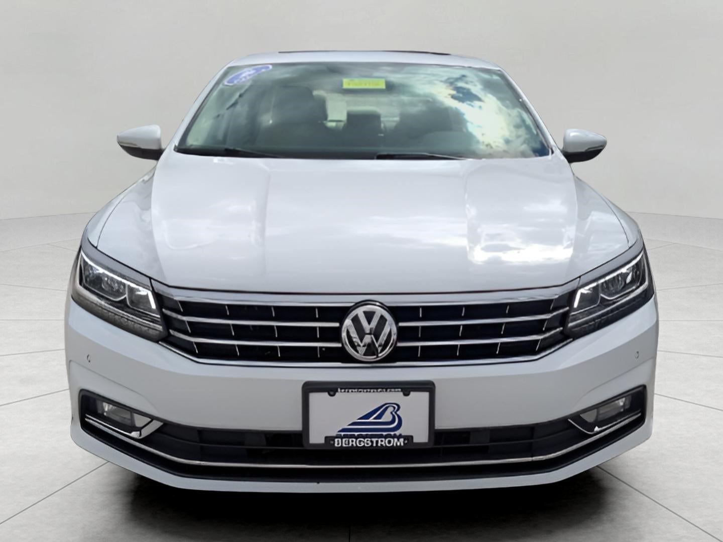 2017 Volkswagen Passat 1.8T SE w/Technology