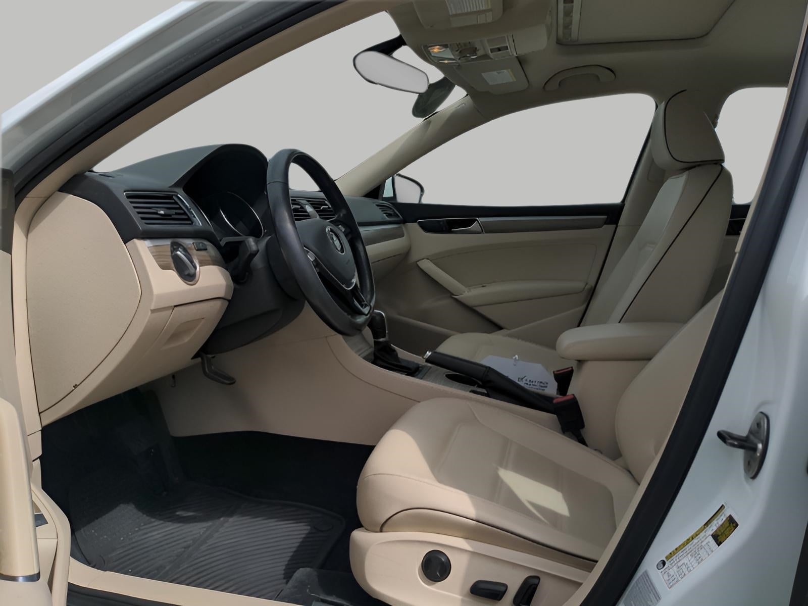 2017 Volkswagen Passat 1.8T SE w/Technology
