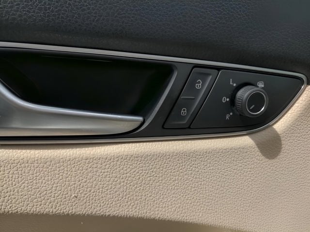 2017 Volkswagen Passat 1.8T SE w/Technology