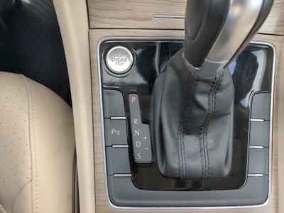 2017 Volkswagen Passat 1.8T SE w/Technology