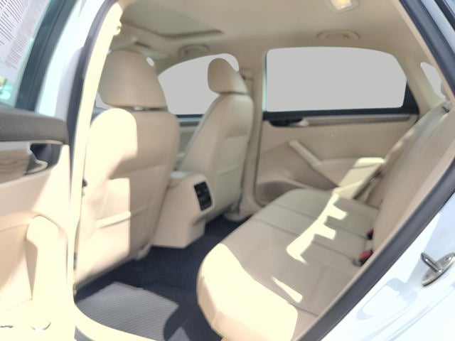 2017 Volkswagen Passat 1.8T SE w/Technology