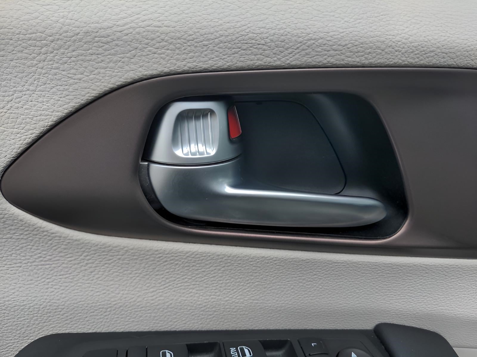 2024 Chrysler Voyager LX