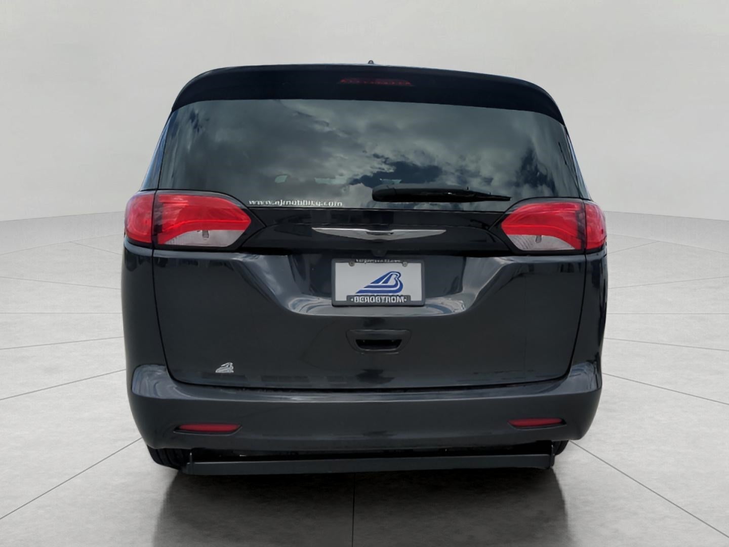 2024 Chrysler Voyager LX