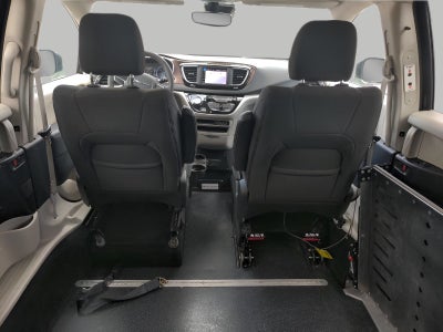 2024 Chrysler Voyager LX