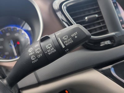 2024 Chrysler Voyager LX