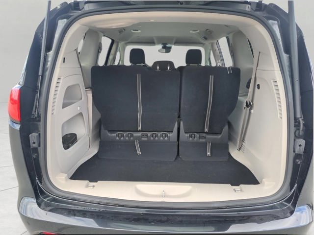 2024 Chrysler Voyager LX