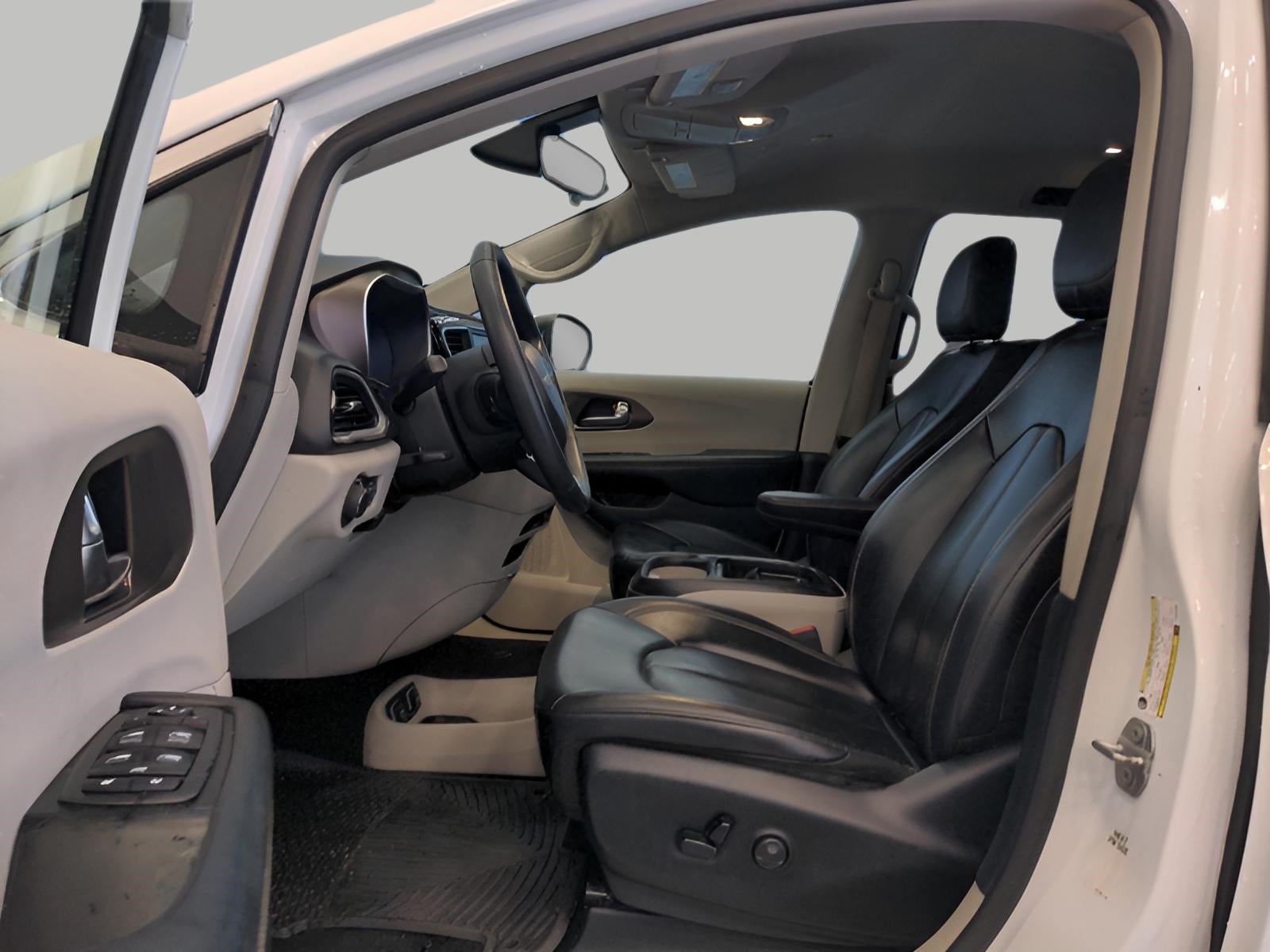 2020 Chrysler Voyager LXI