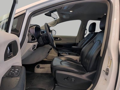 2020 Chrysler Voyager LXI