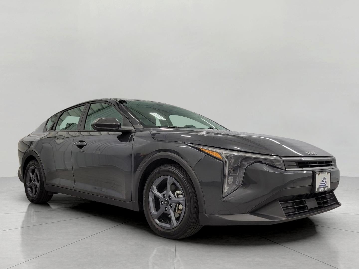2025 Kia K4 LXS AT's photo