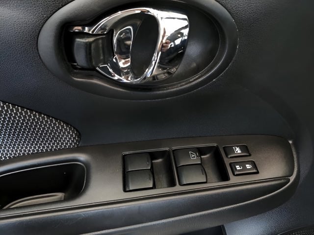 2016 Nissan Versa SV