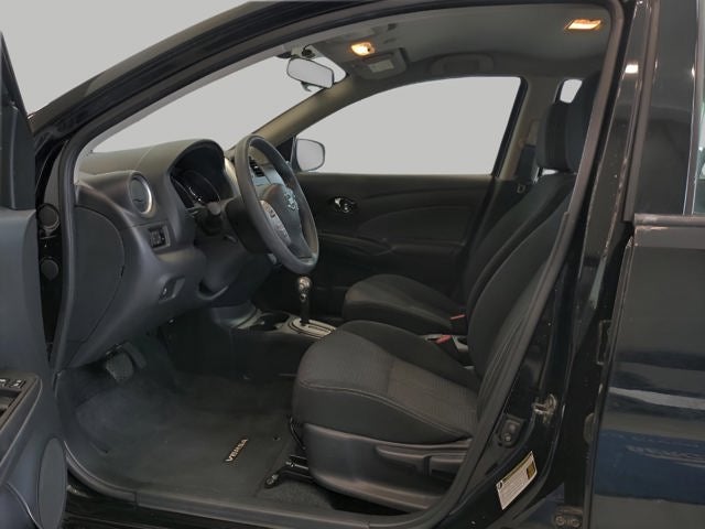 2016 Nissan Versa SV