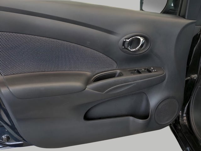 2016 Nissan Versa SV