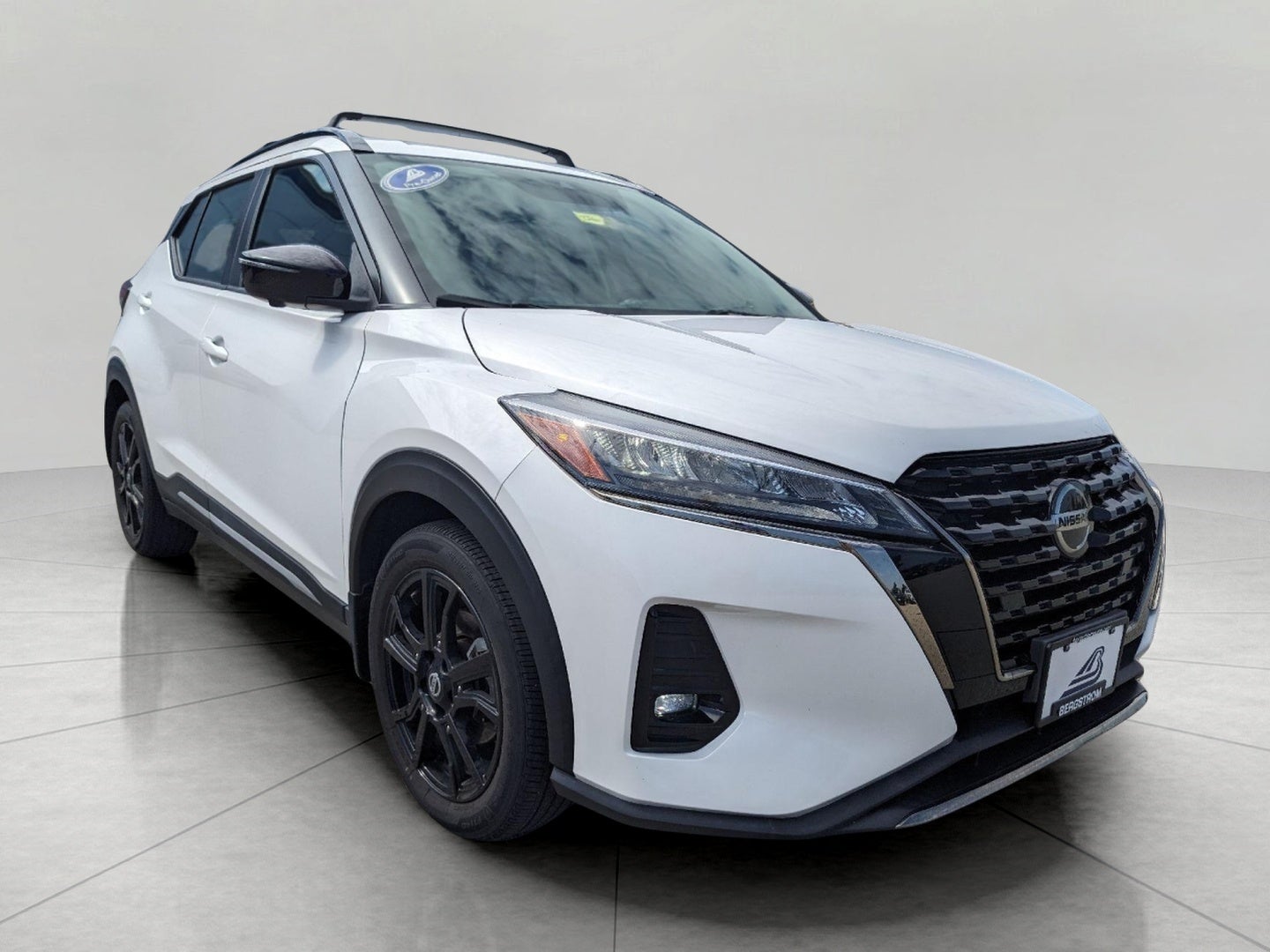2021 Nissan Kicks SR