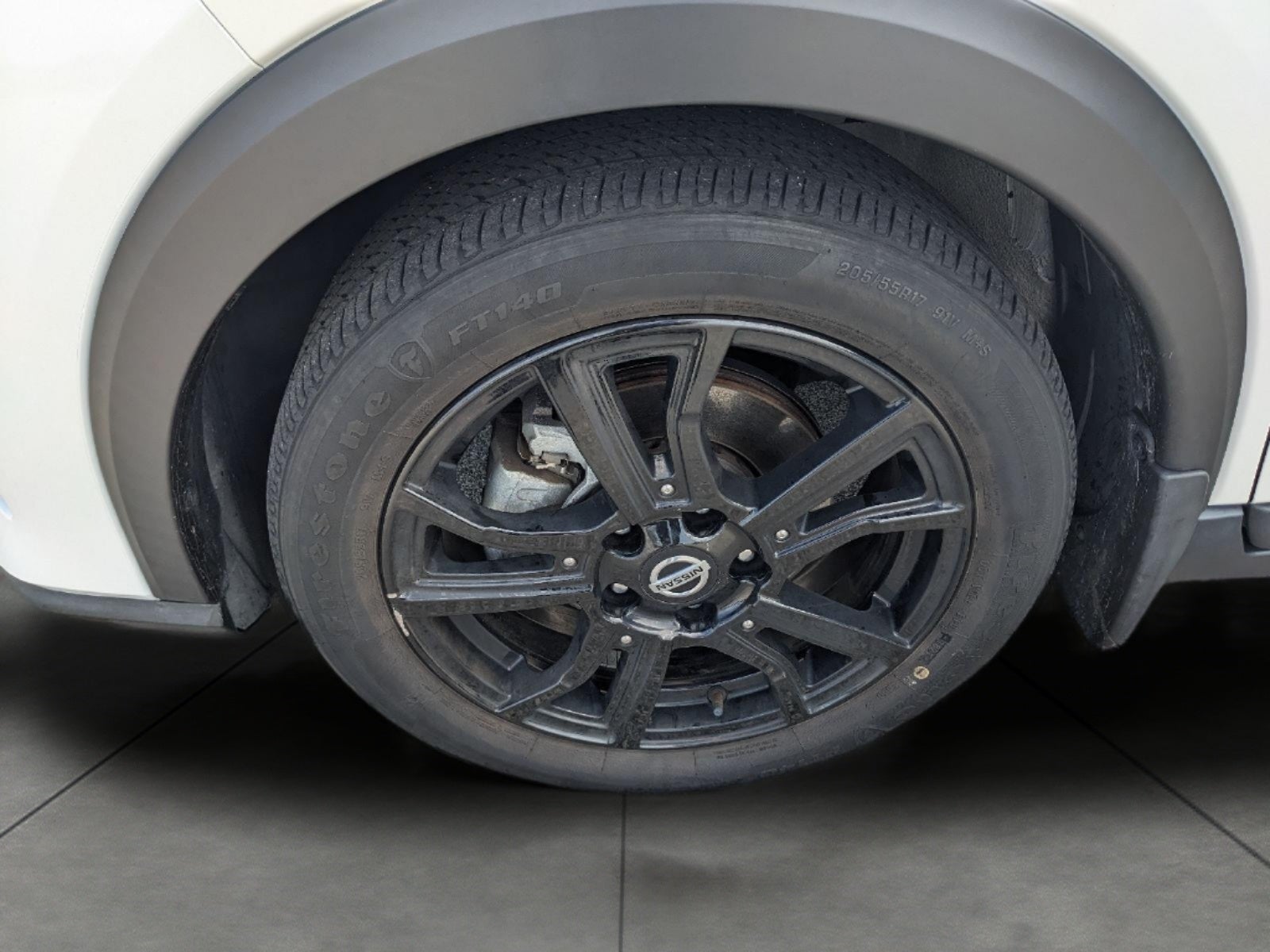 2021 Nissan Kicks SR