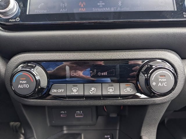 2021 Nissan Kicks SR