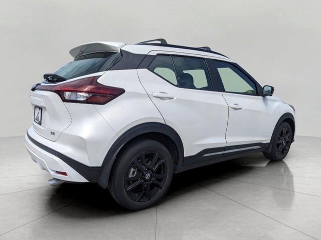 2021 Nissan Kicks SR