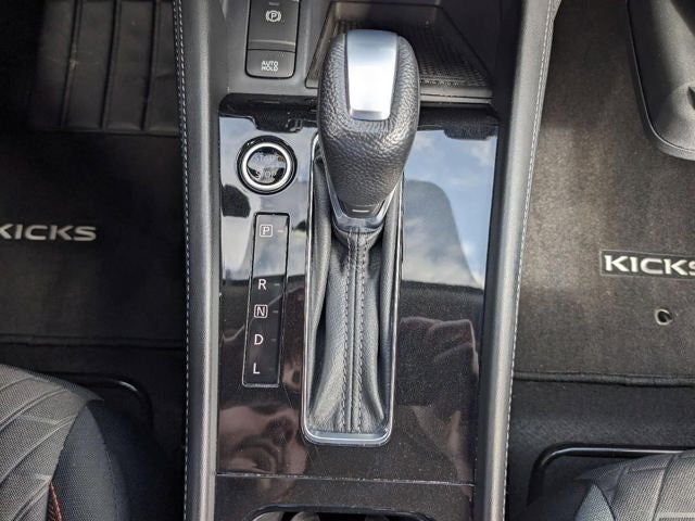 2021 Nissan Kicks SR