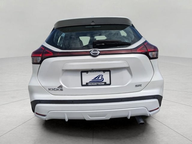 2021 Nissan Kicks SR