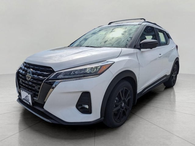 2021 Nissan Kicks SR