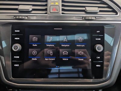 2024 Volkswagen Tiguan SE R-Line Black