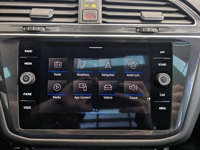 2024 Volkswagen Tiguan SE R-Line Black
