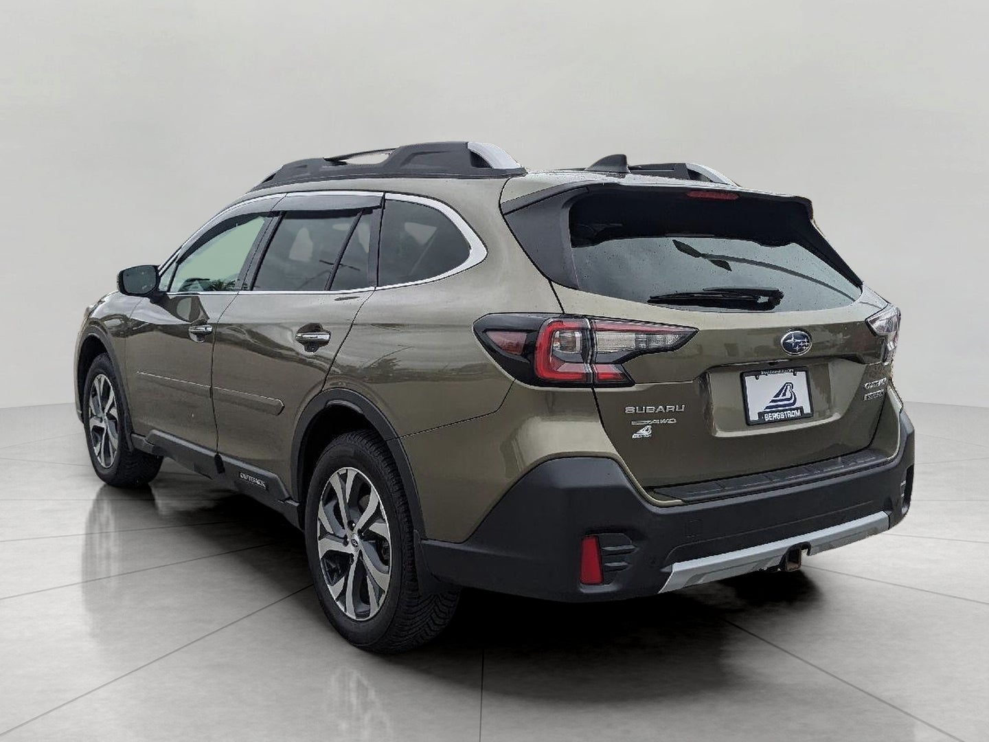 2022 Subaru Outback Touring XT