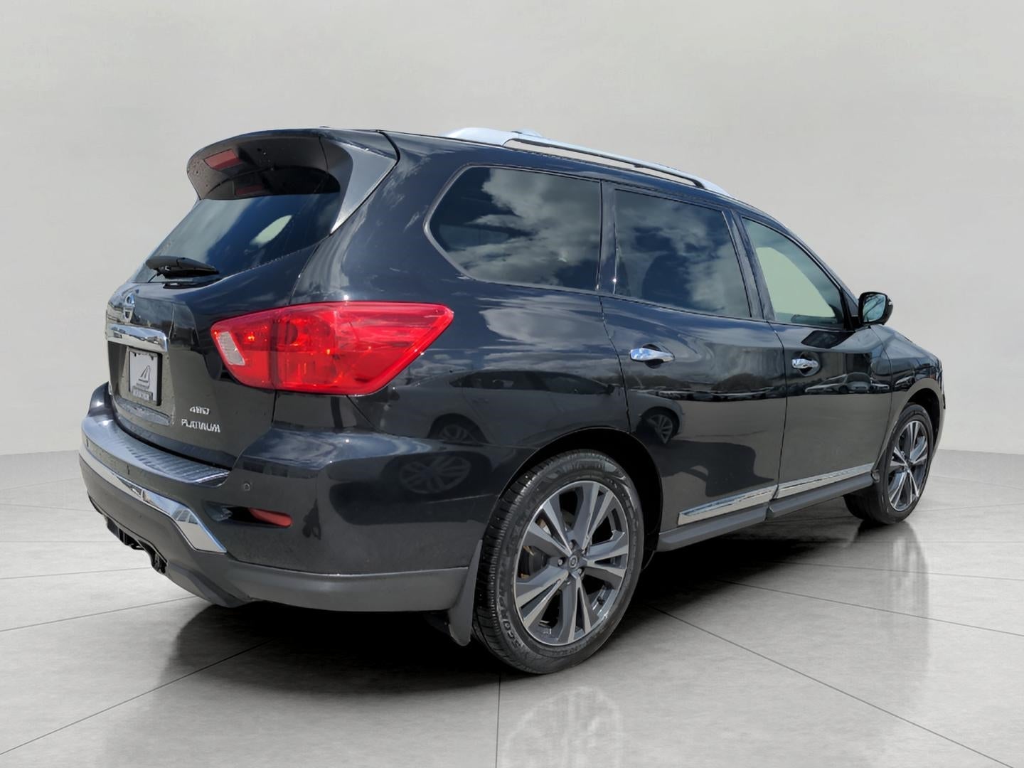 Used 2020 Nissan Pathfinder Platinum with VIN 5N1DR2DMXLC625469 for sale in Green Bay, WI