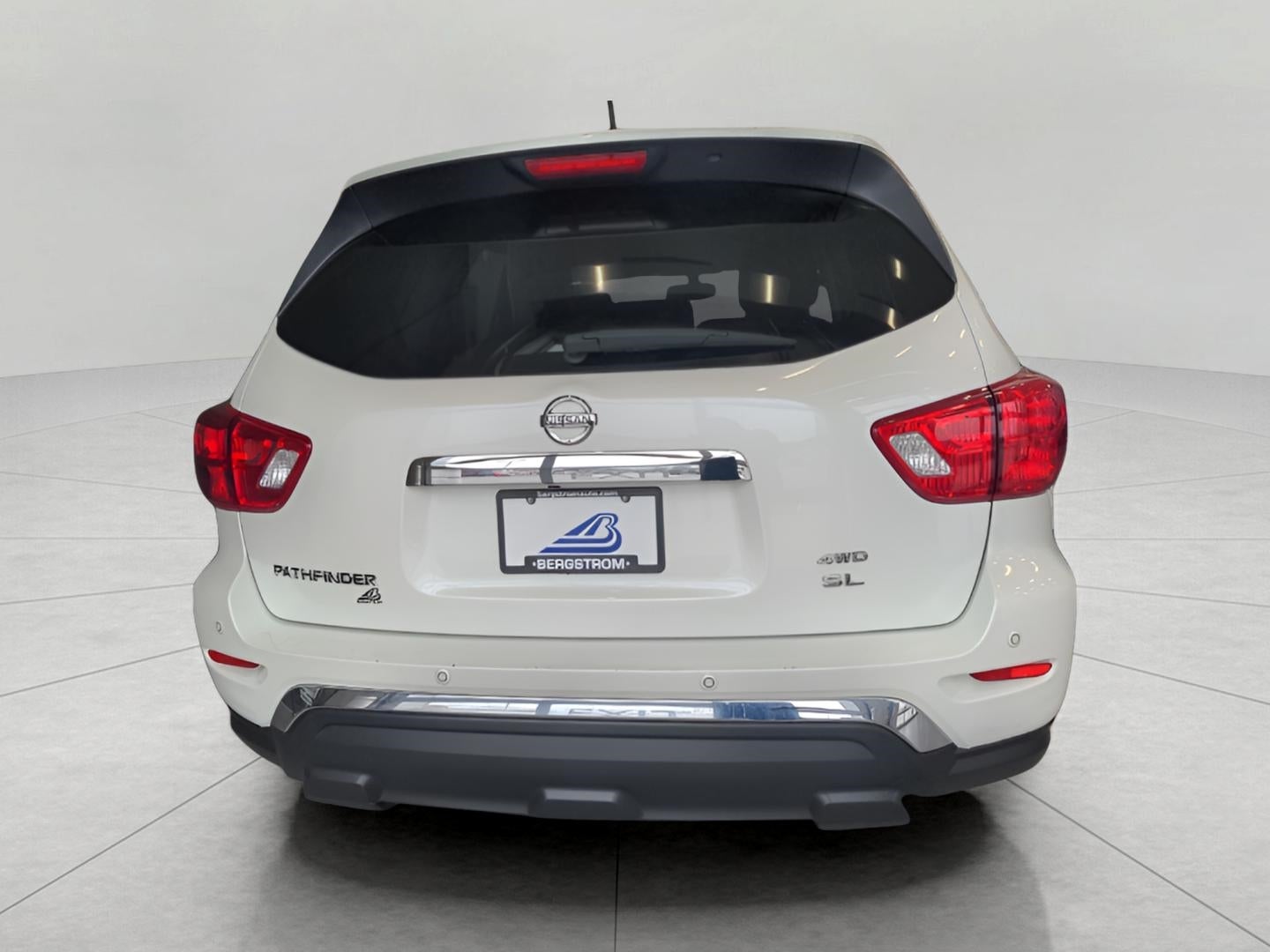 2018 Nissan Pathfinder SL