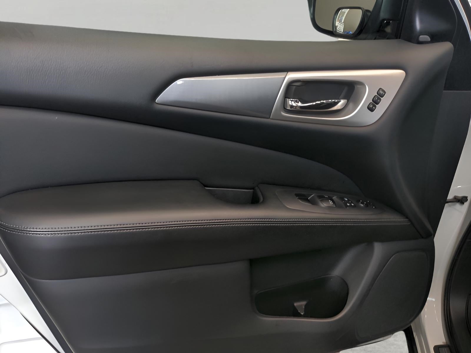 2018 Nissan Pathfinder SL