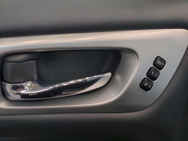 2018 Nissan Pathfinder SL