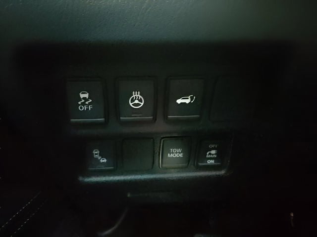 2018 Nissan Pathfinder SL