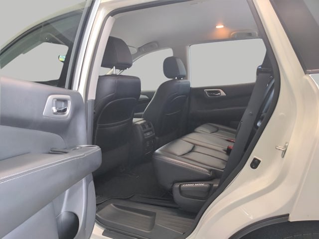 2018 Nissan Pathfinder SL