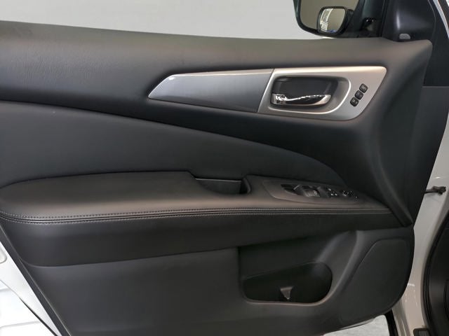 2018 Nissan Pathfinder SL