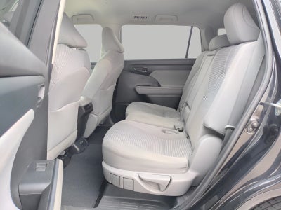 2022 Toyota Highlander LE