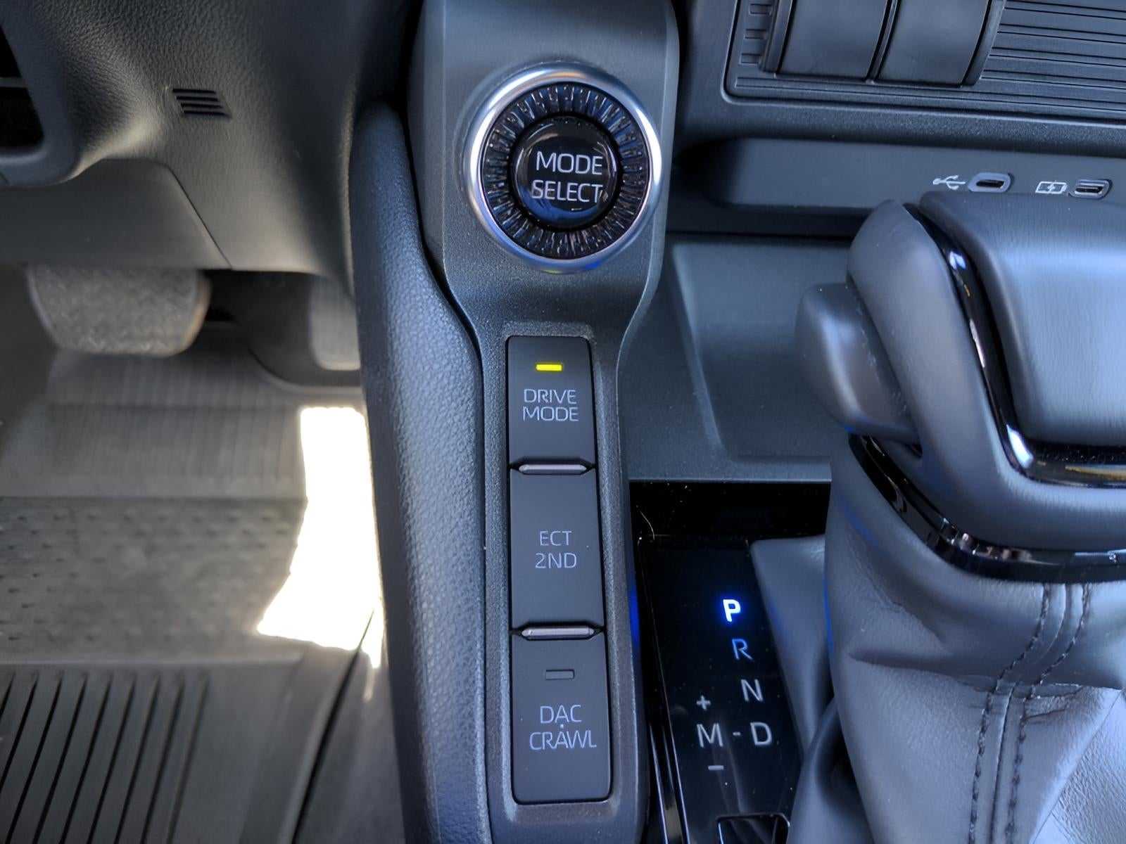 2025 Toyota Land Cruiser 4WD (Natl)