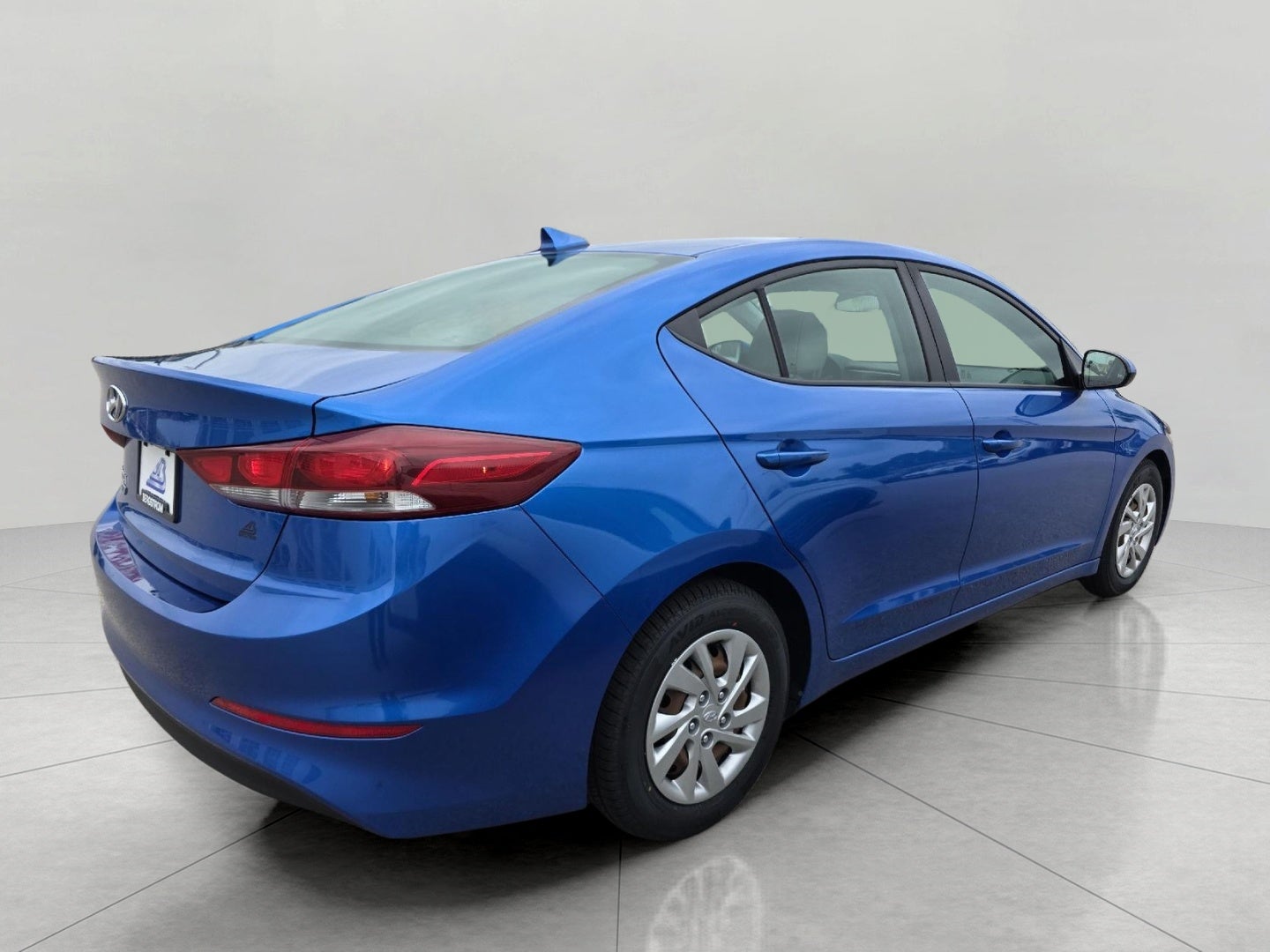 Used 2017 Hyundai Elantra SE with VIN KMHD74LF7HU104036 for sale in Green Bay, WI