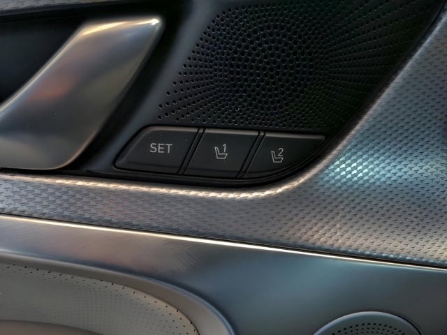 2022 Genesis G70 2.0T