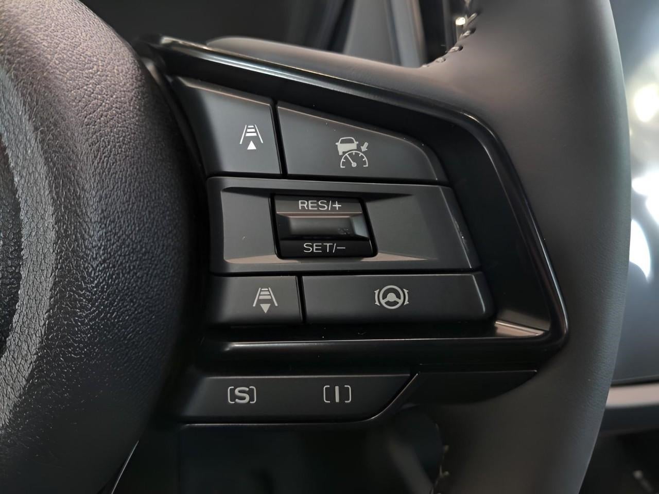 2025 Subaru FORESTER Premium Hybrid